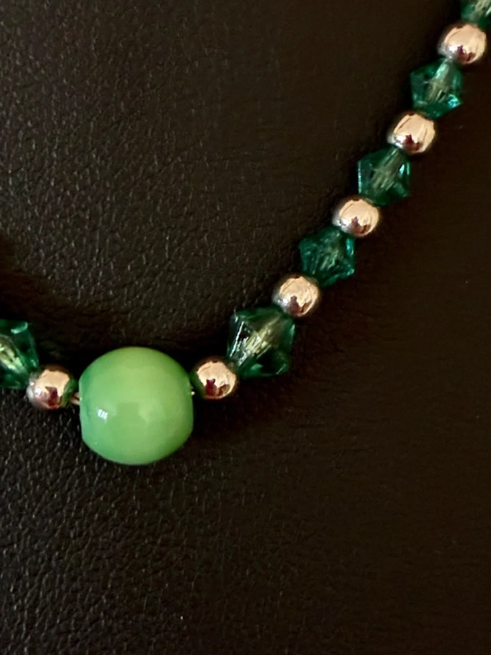 Dainty Necklace Green Silver - Picture 2 of 2